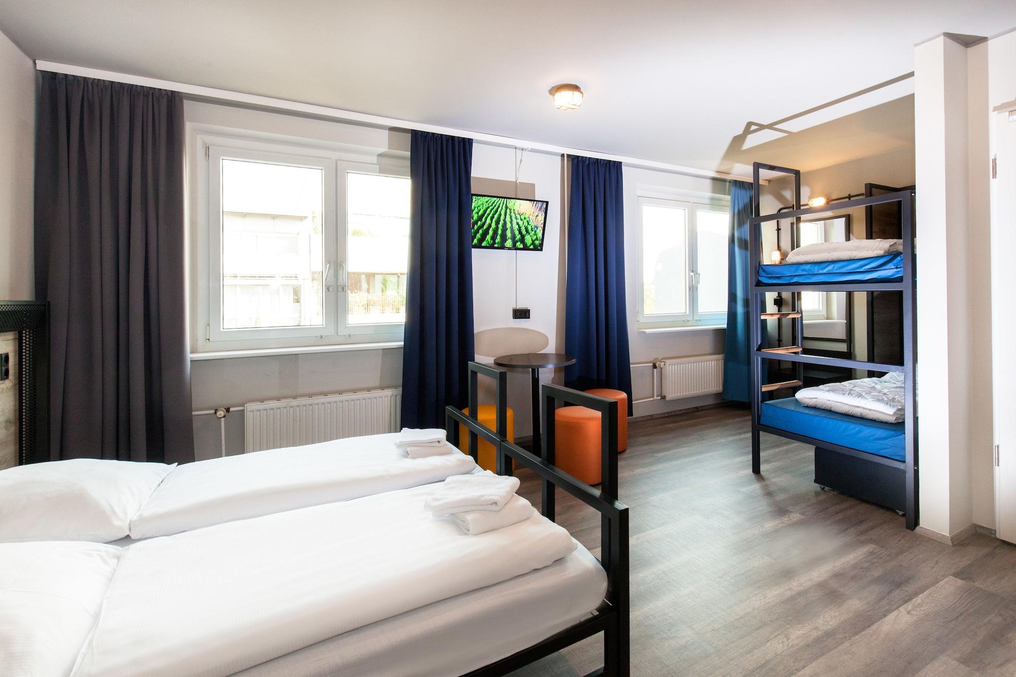 A&O Berlin Mitte Hostel Exterior photo